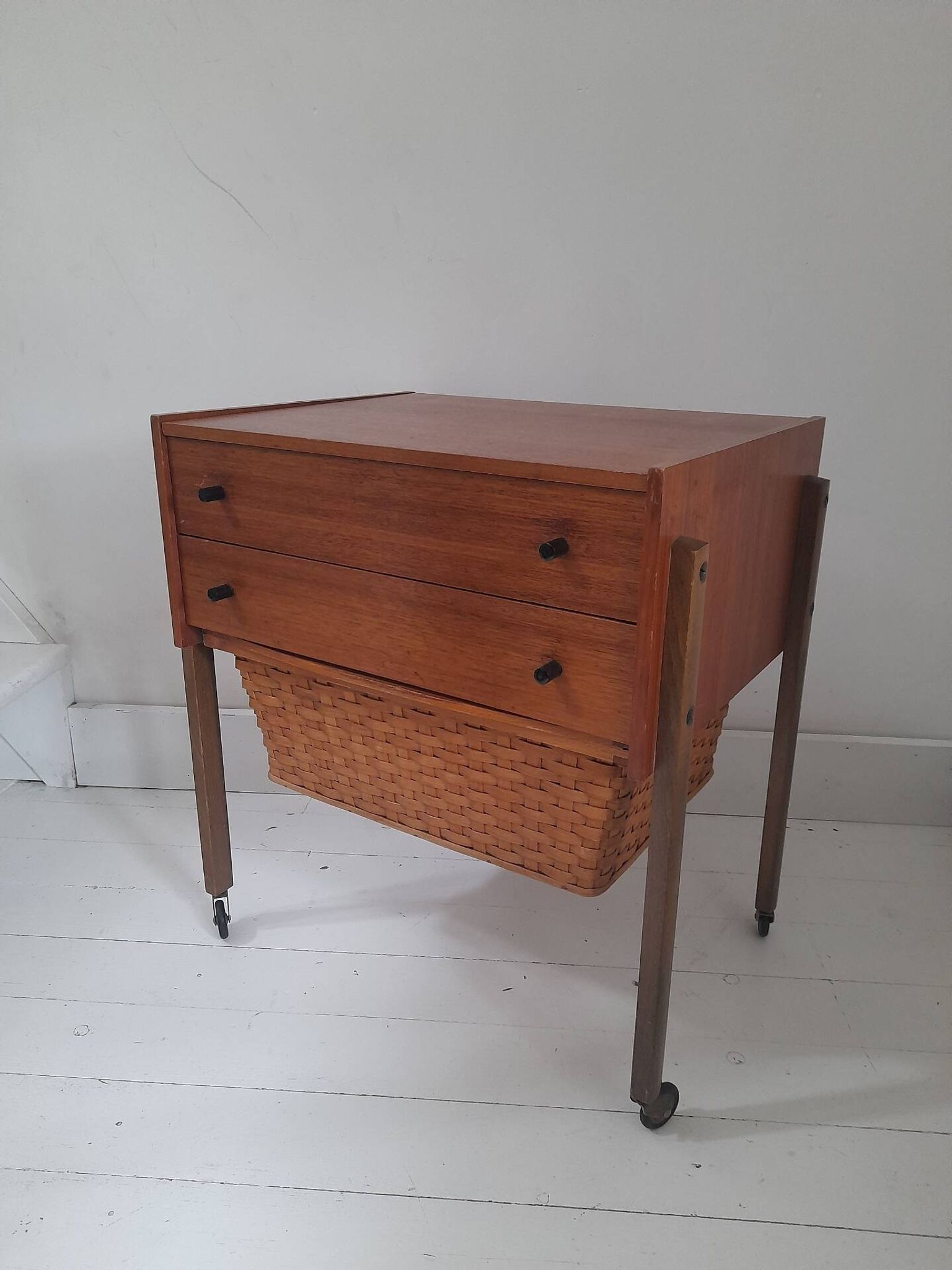 Meuble de couture scandinave teck années 60