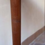 Scandinavian round table