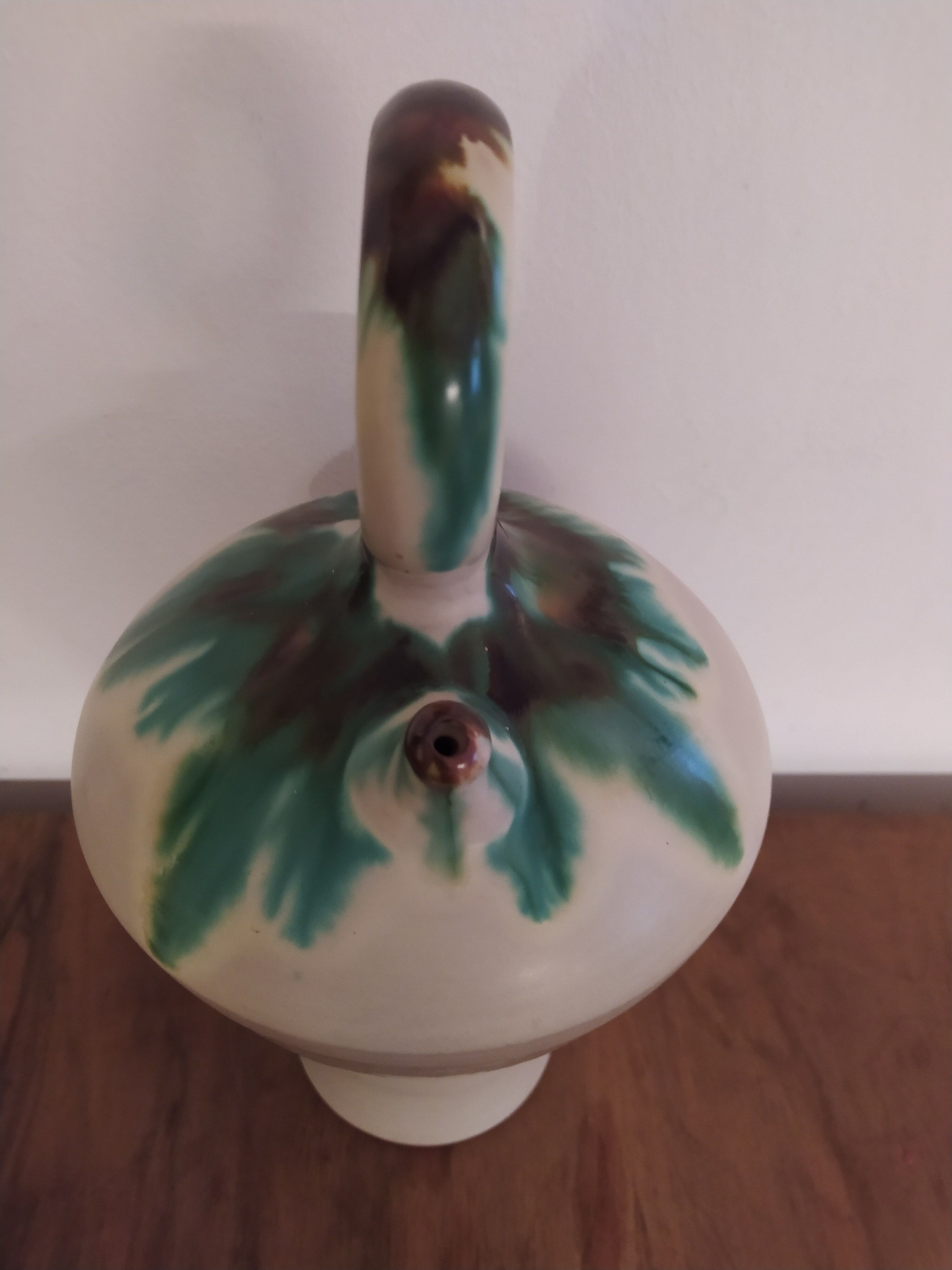 Oiled vintage design in emailed gres