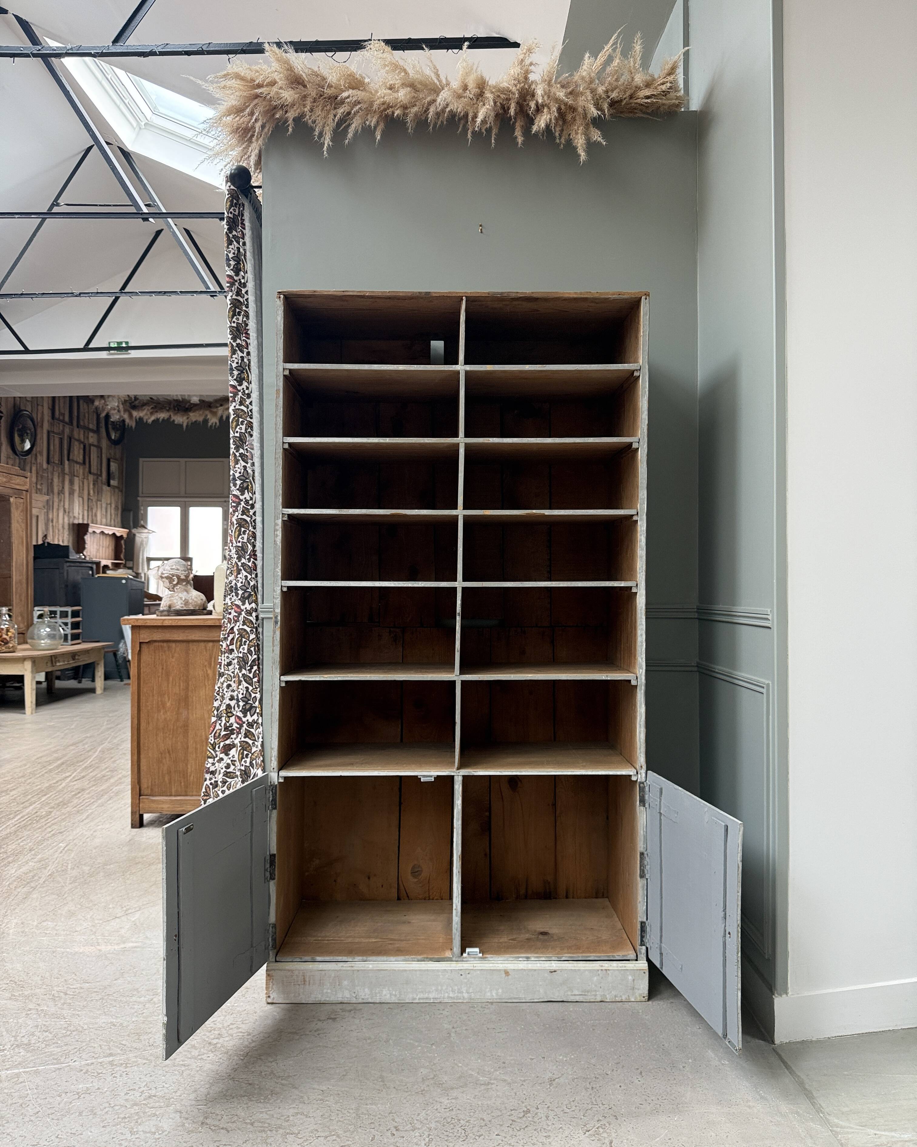 Patinated workshop furniture with compartments (renovated)