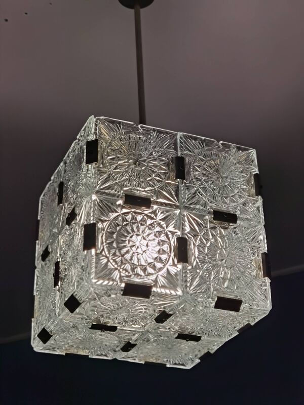 Suspension cube a facettes en verre par Jaroslav Bejvl pour Kamenicky Senov, année 1968