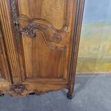 Low walnut cabinet from the late 18th century