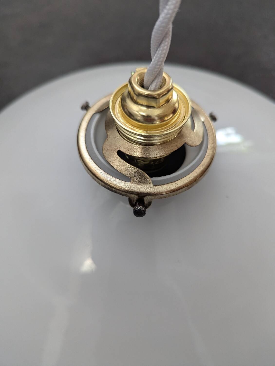 Old Art Deco portable pendant lamp with smooth opaline lampshade, diameter TBE 25.5 cm