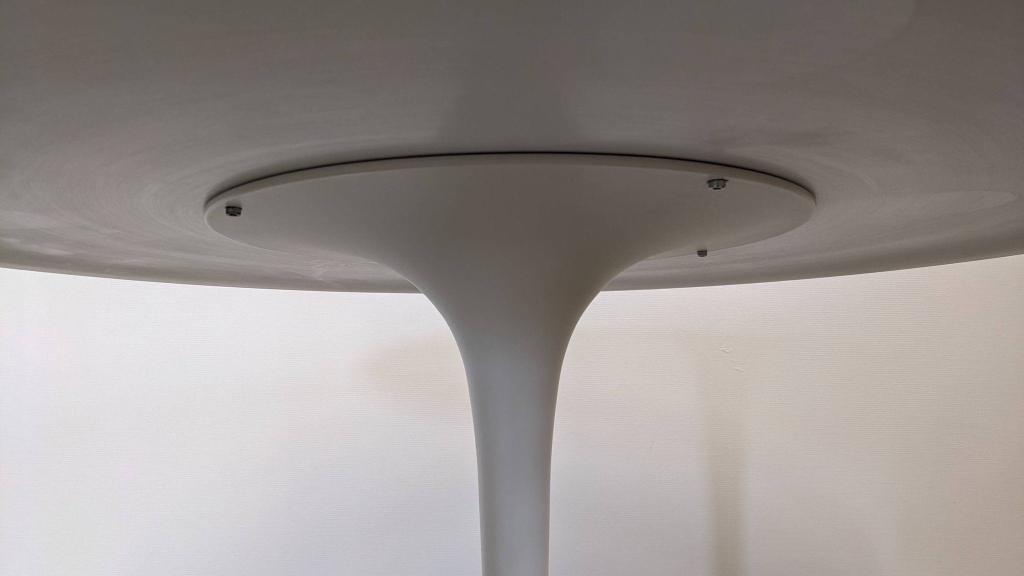 Space Age tulip round table by Maurice Burke for Arkana, 1960s-70s