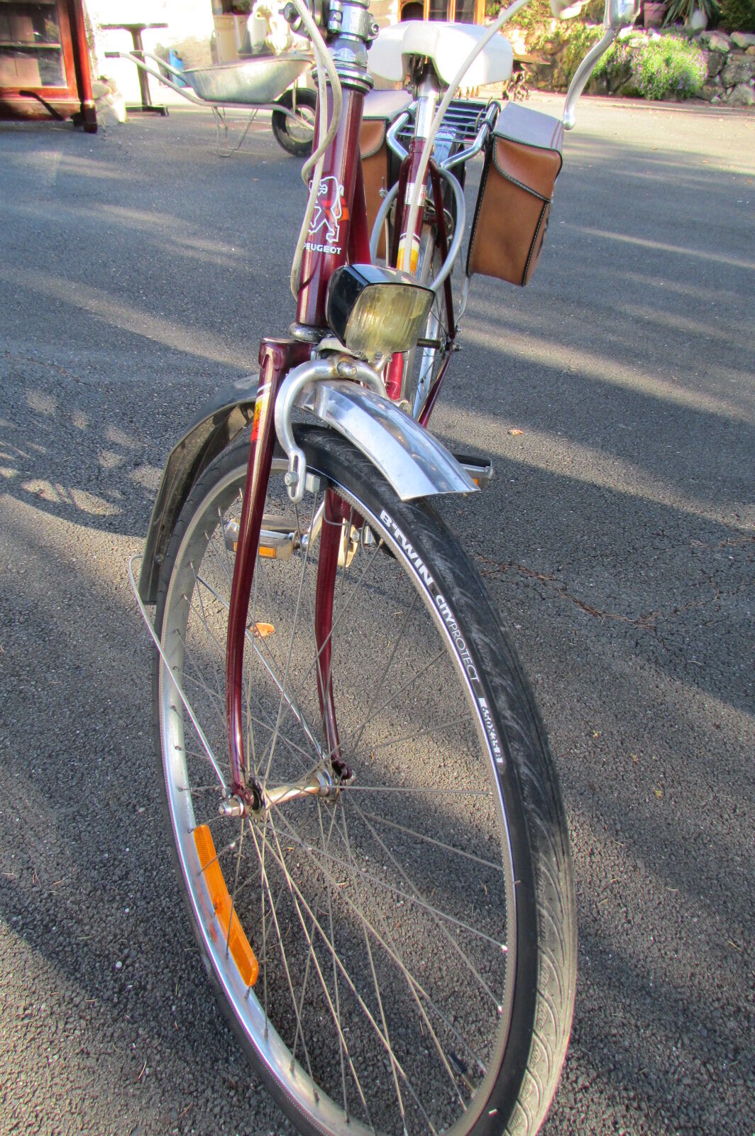 Vintage ladies Peugeot bike, city bicycle, 3 speeds