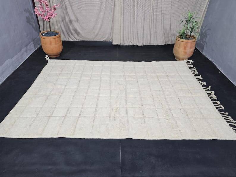 Handmade pure wool rug, size 1.5/2.5 m.
