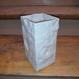 Petit vase carré vintage italien,  en céramique blanche,  décor fossil