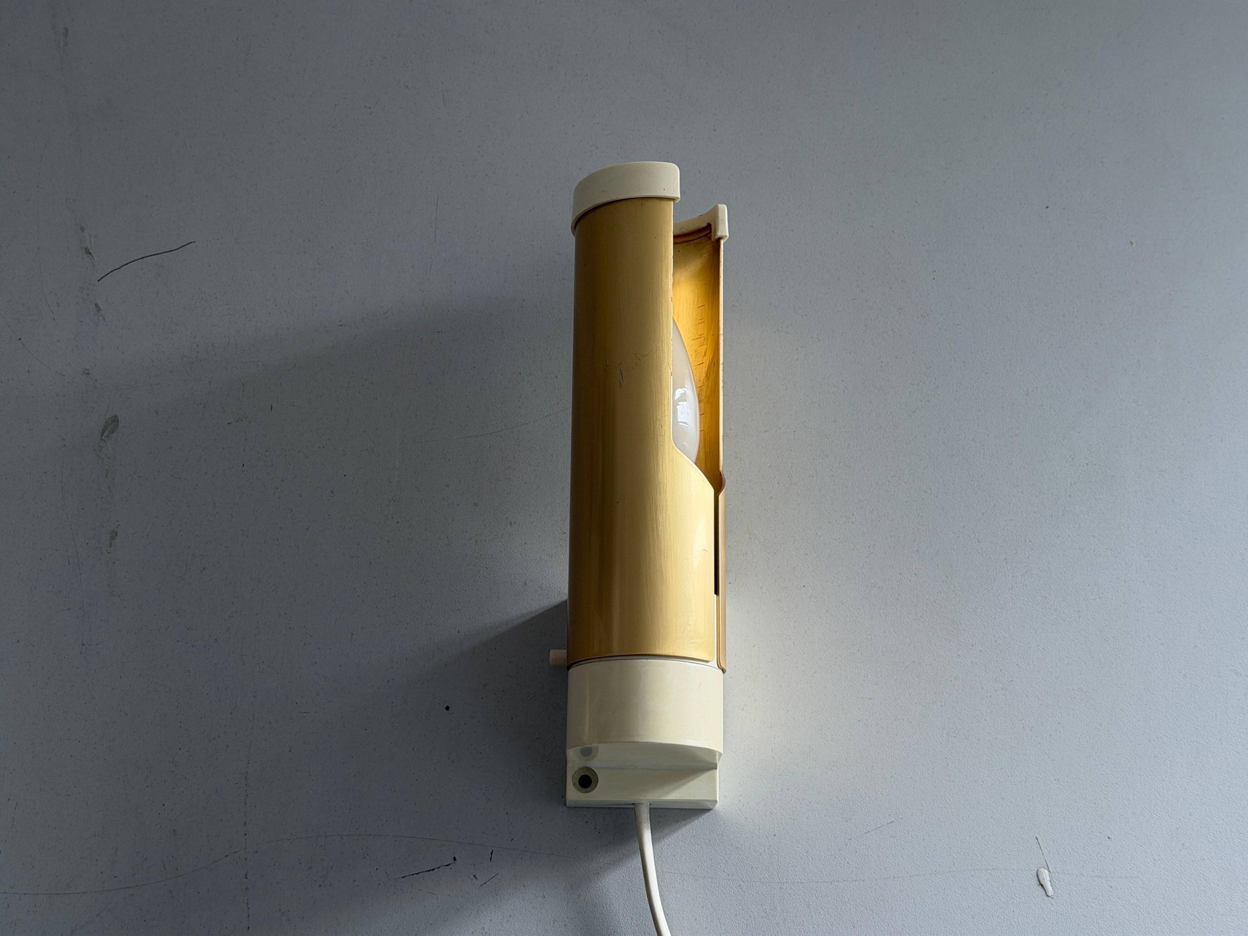 Simple wall light in plexiglass and metal by ERCO, 1970s, Germany.