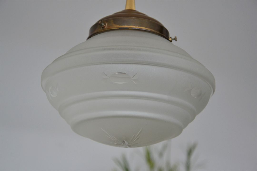 Engraved glass globe pendant lamp