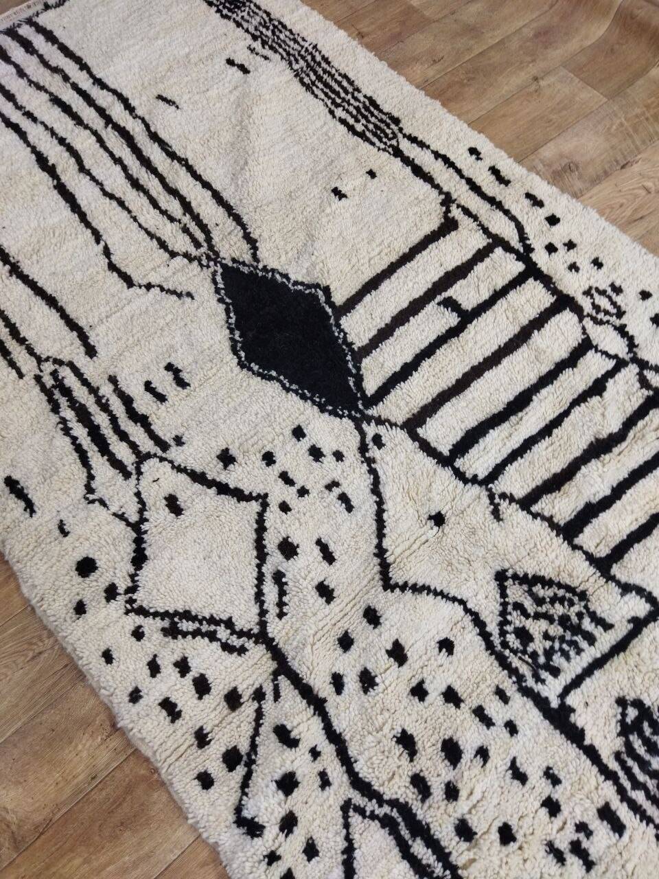 Handcrafted Moroccan Berber Rug 245 X 142 CM