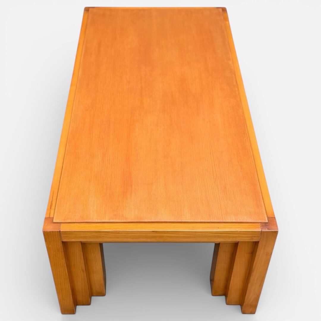 Vintage coffee table in solid elm from the 1970s.