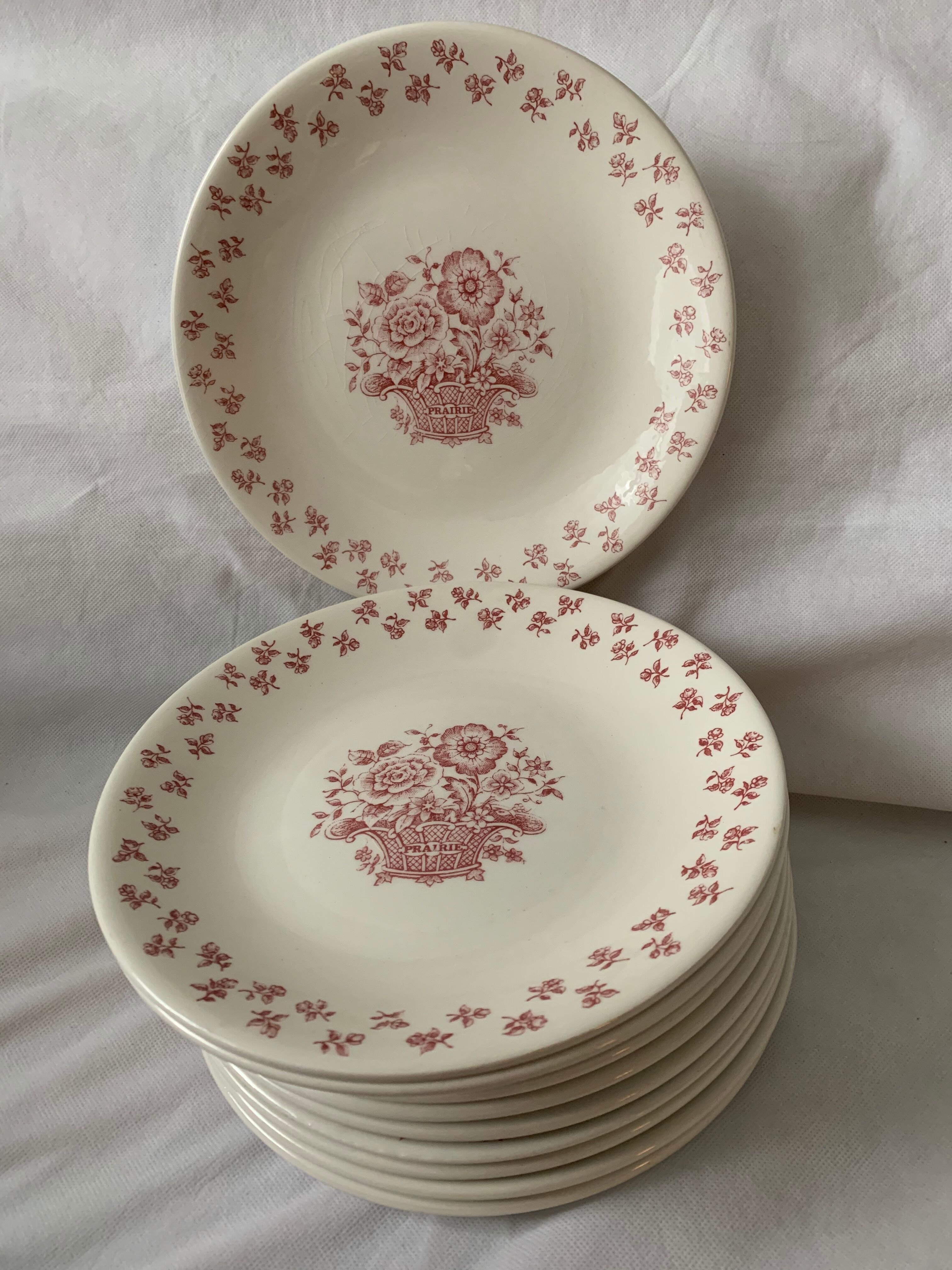 12 flat plates in red earthenware Gien 1970