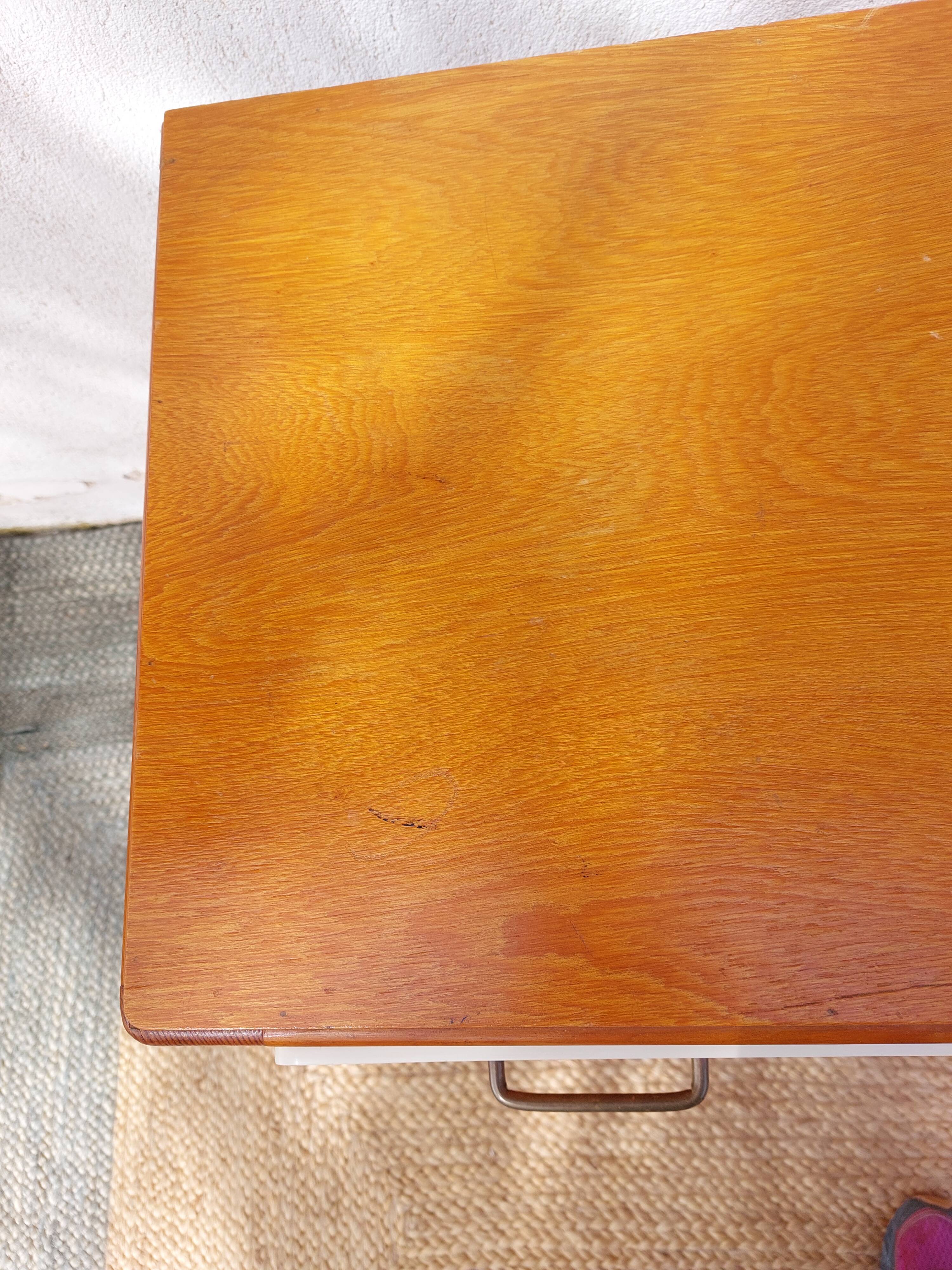 Commode vintage bois, galon blanc