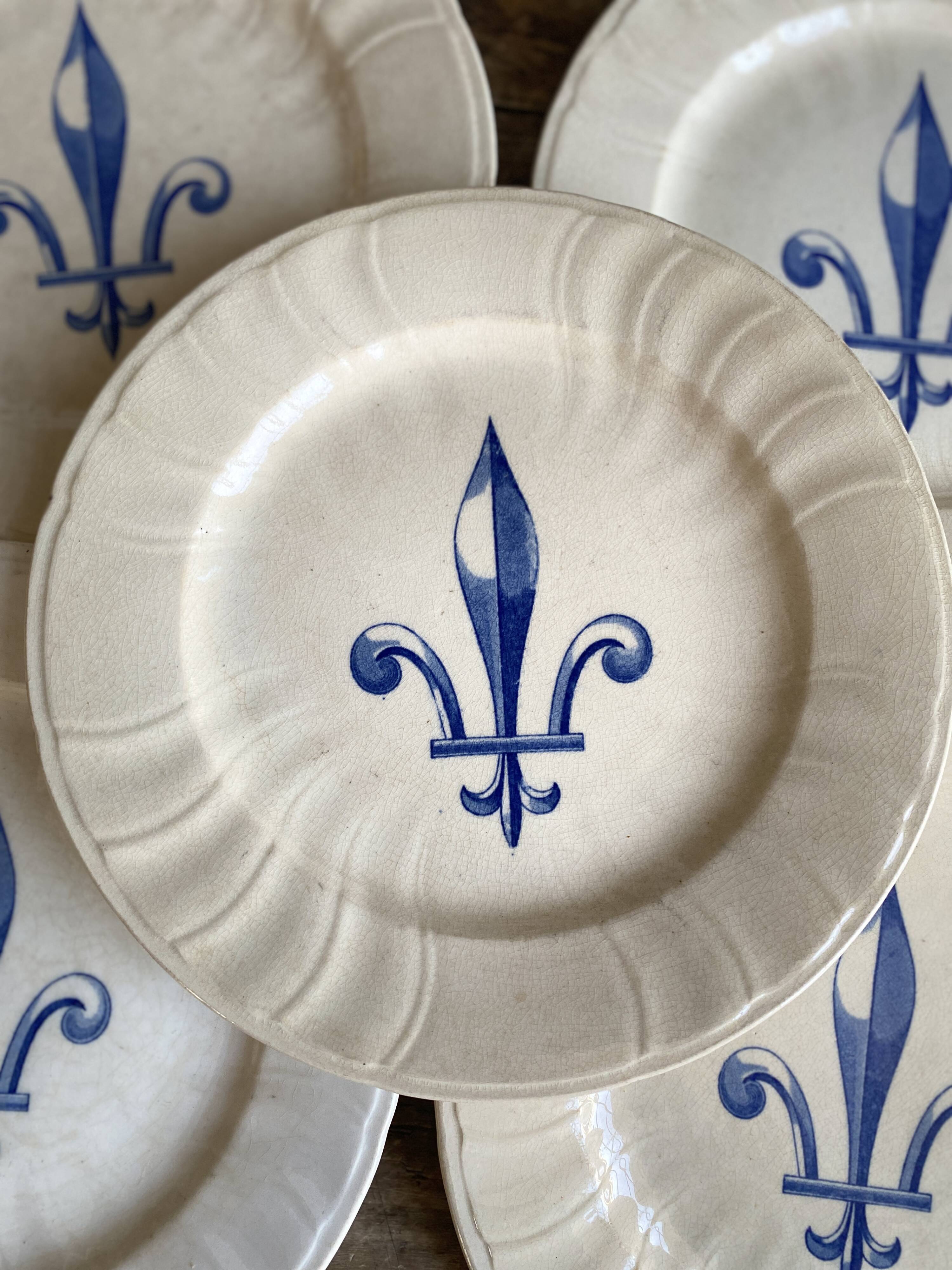 Set of 5 antique Gien plates – Fleur de Lys pattern – Ironstone