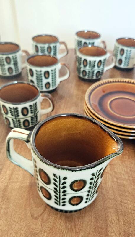 Boch La Louvière coffee service series Noix – 18 pieces – 8 people