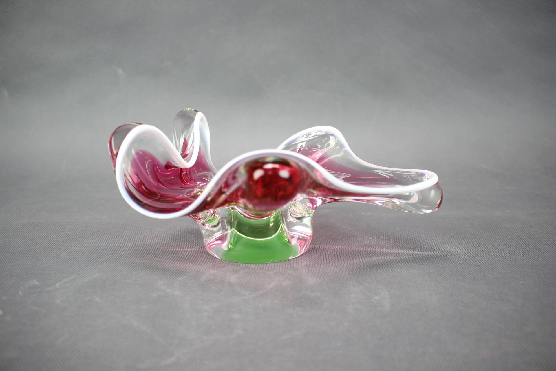 Mid-century pink and green Czech art glass bowl by Josef Hospodka.