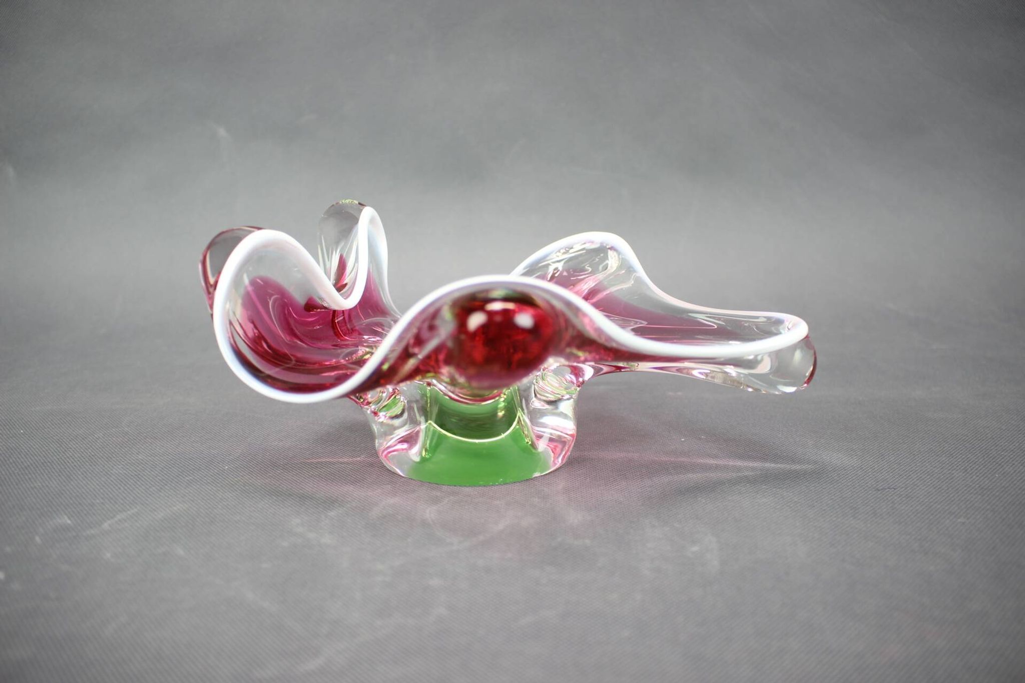 Mid-century pink and green Czech art glass bowl by Josef Hospodka.