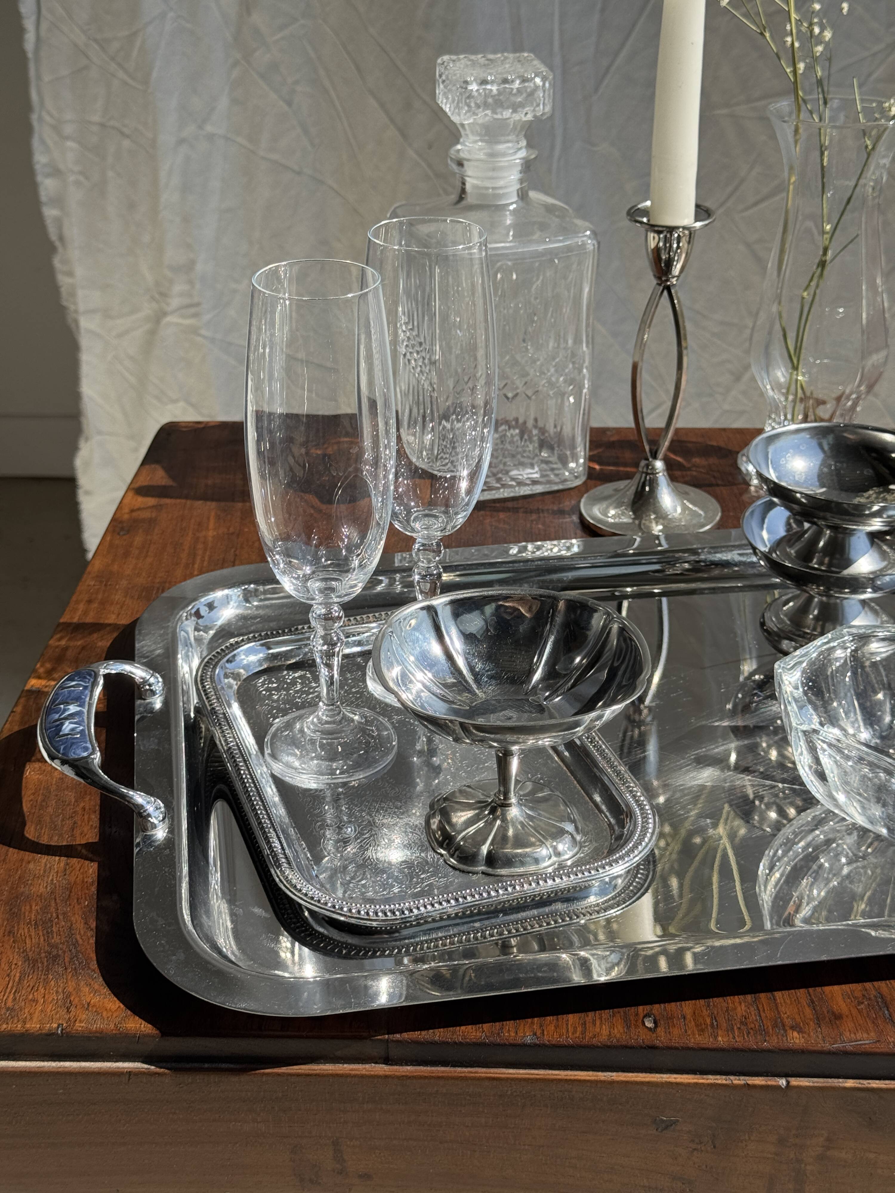 Small engraved silver metal tray L22