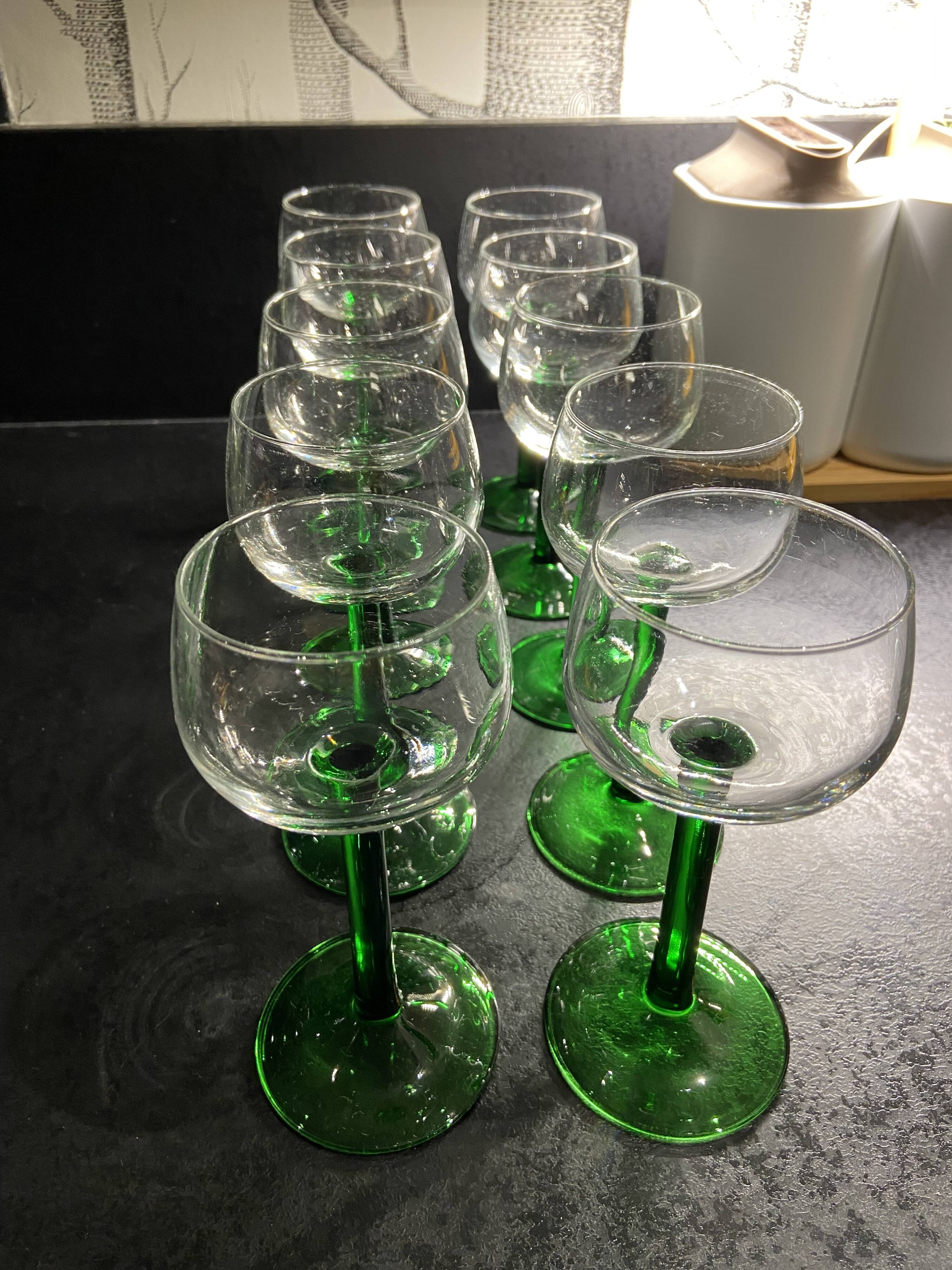 Set of 10 stemmed glasses
