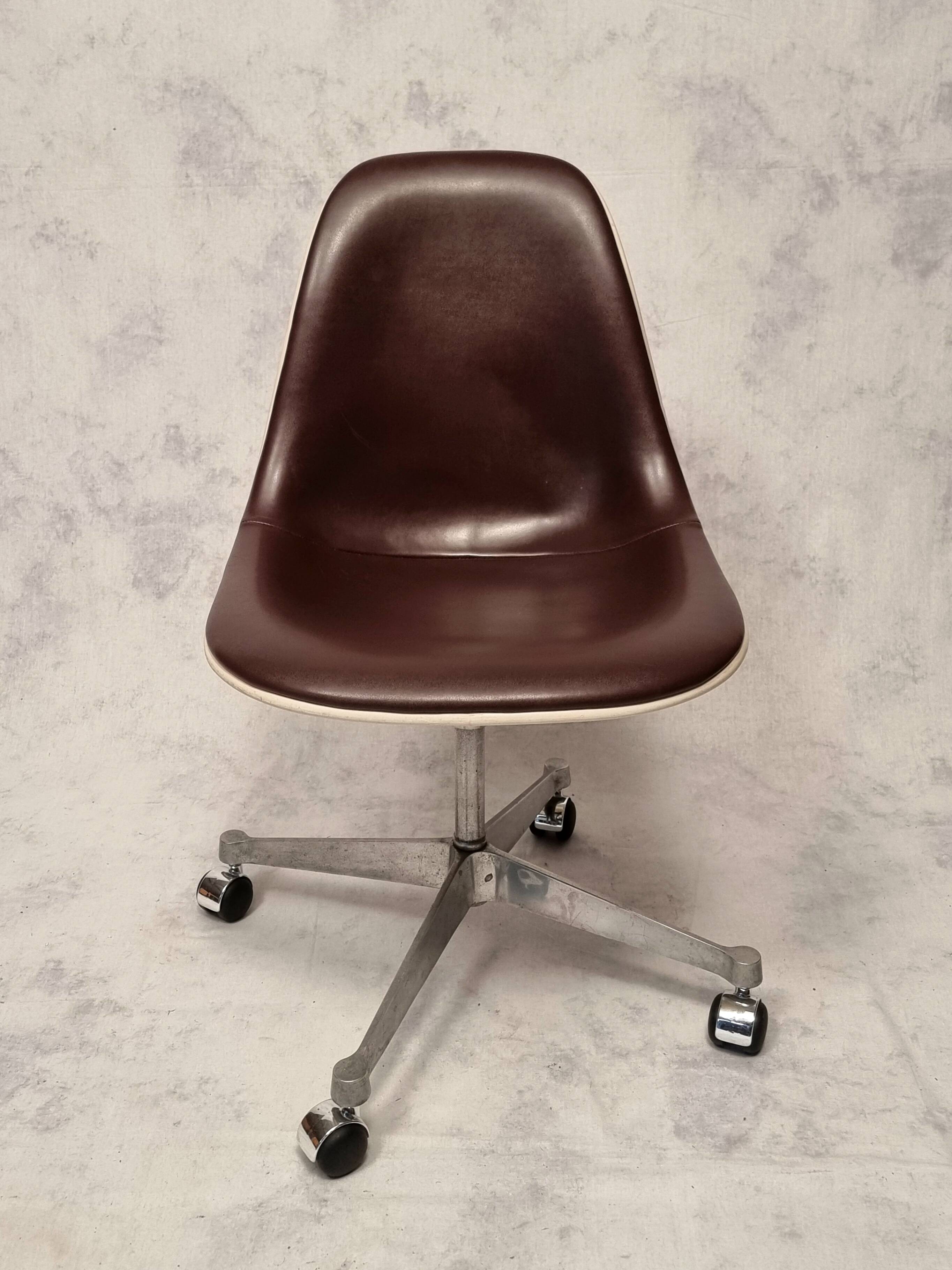 Office chair by Charles and Ray Eames for Herman Miller - Fiberglass - Ca 1960