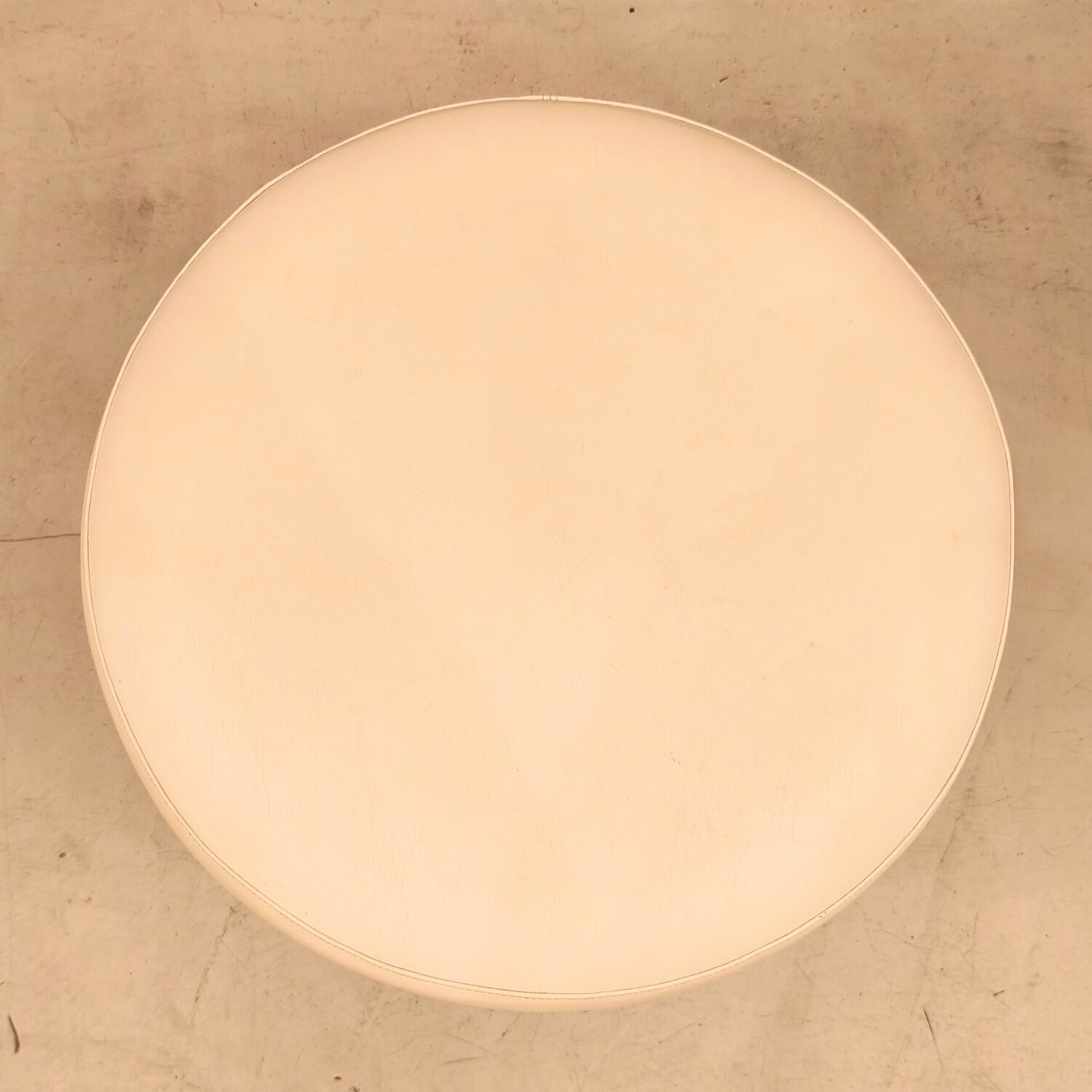 Large tulip stool/ottoman, 1970s design.