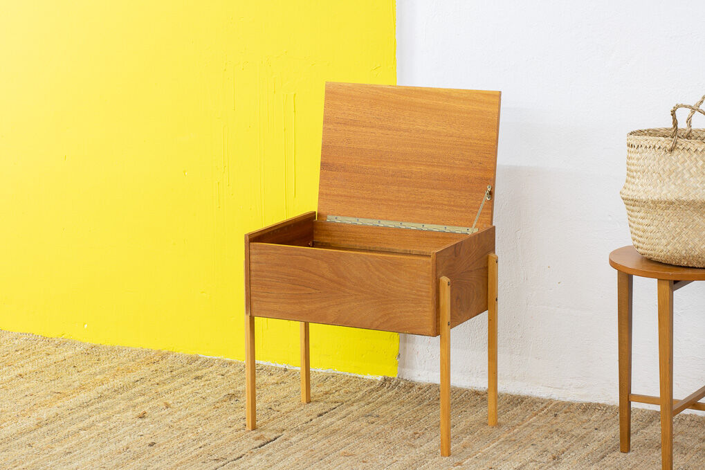 Scandinavian bedside table 50.5 cm