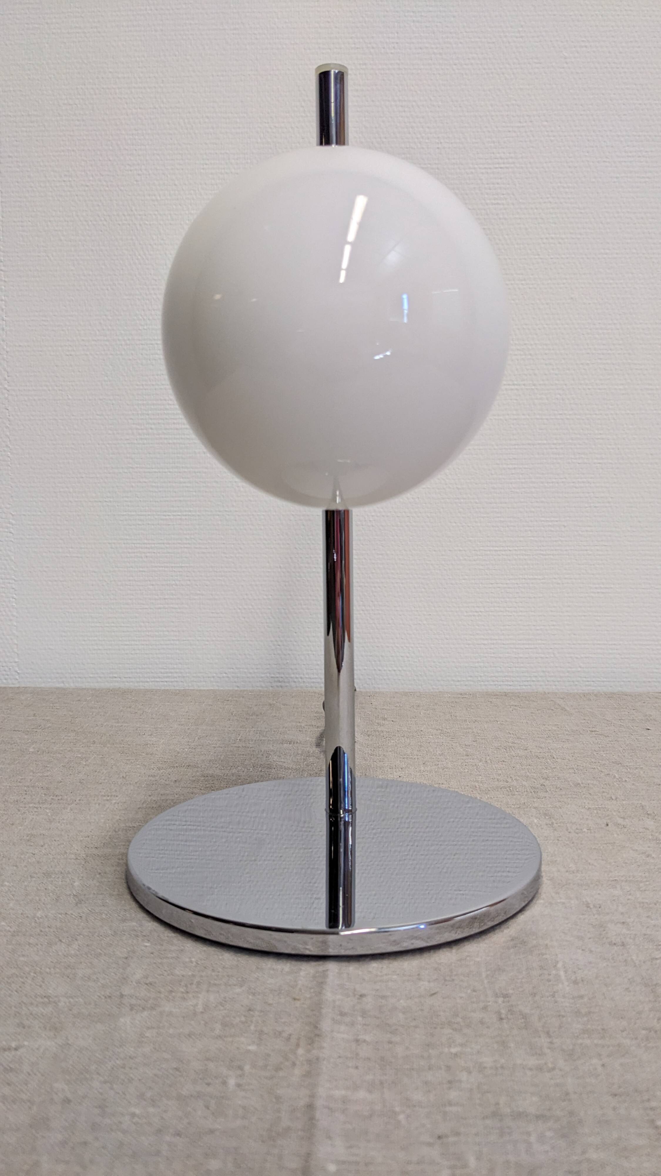 Space age lamp in white opaline from the 60s/70s