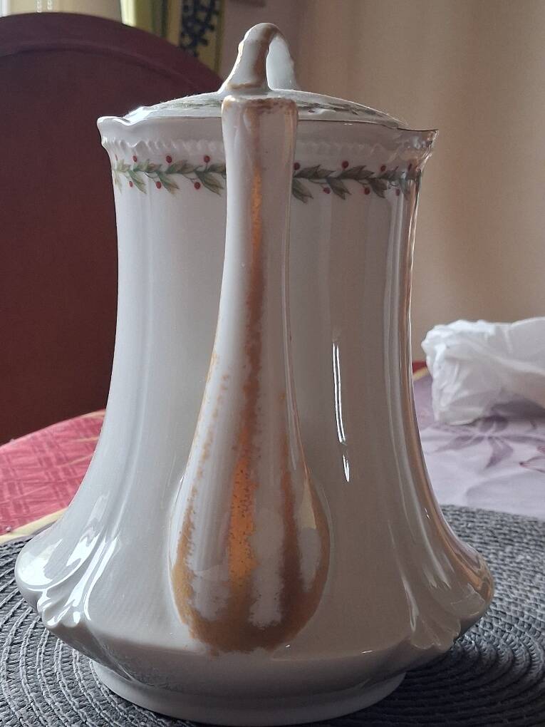 Old coffee pot / teapot in Limoges porcelain