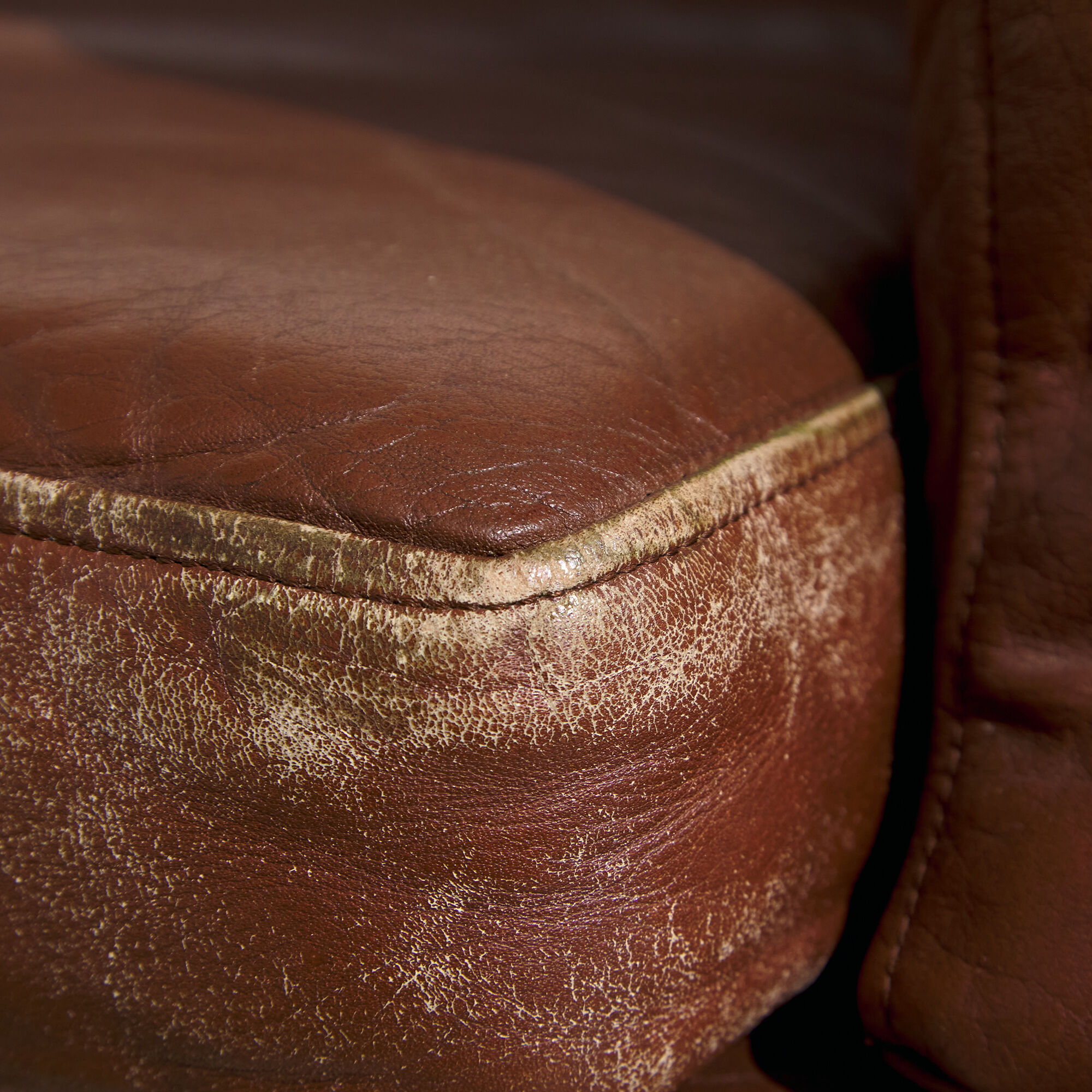 Three-seater leather sofa