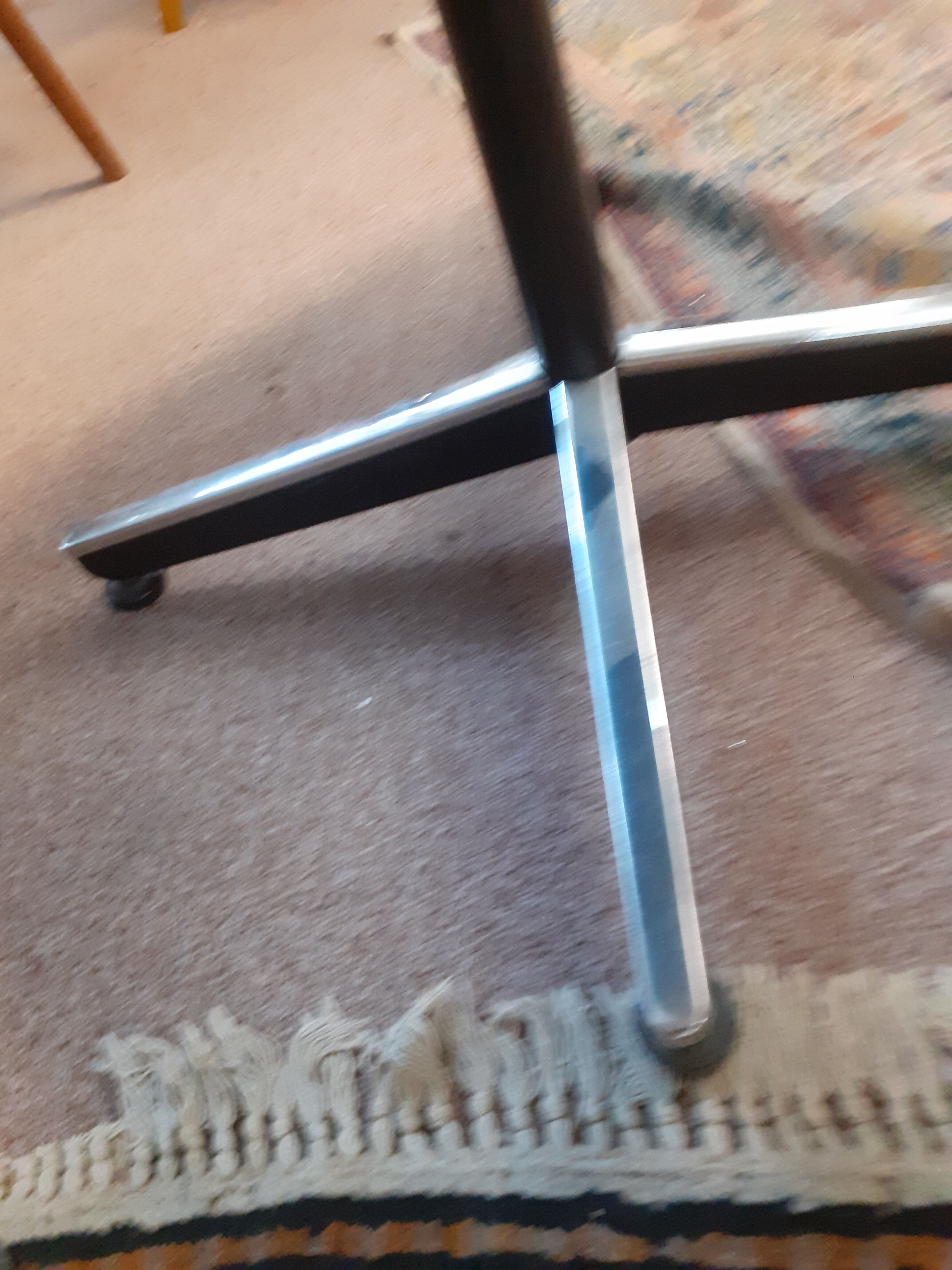 Set of 6 chairs Charles Pollock international editor Knoll