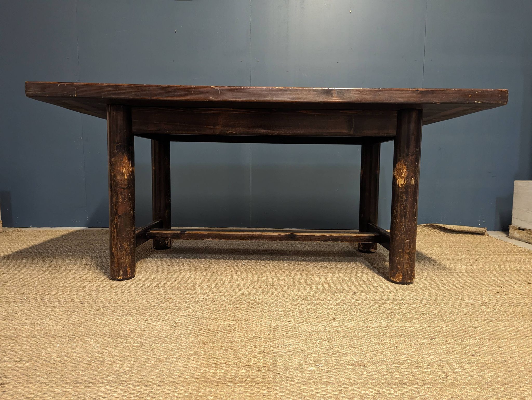 Table de Georges Robert en pin massif