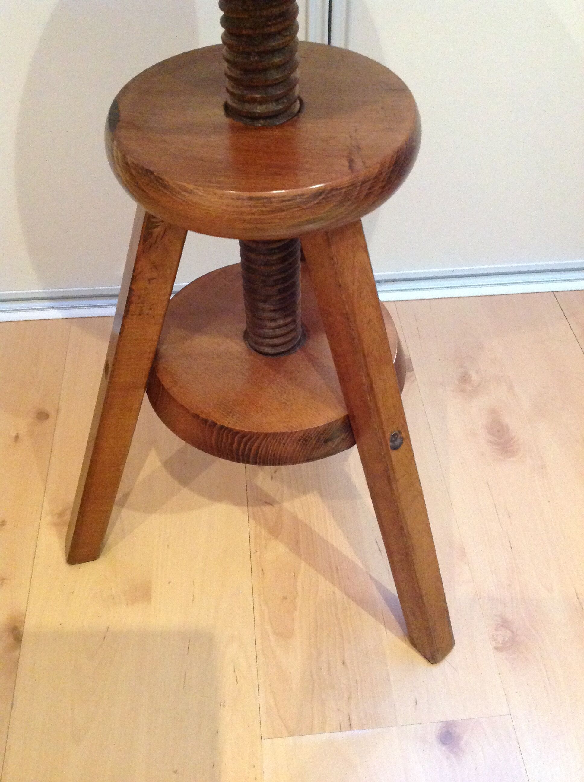 Wooden tripod stool / vintage 60s-70s