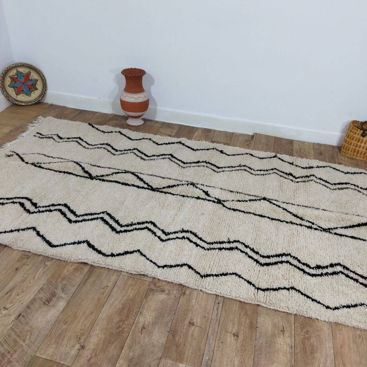 Handmade Moroccan Berber Rug 277 X 157 CM