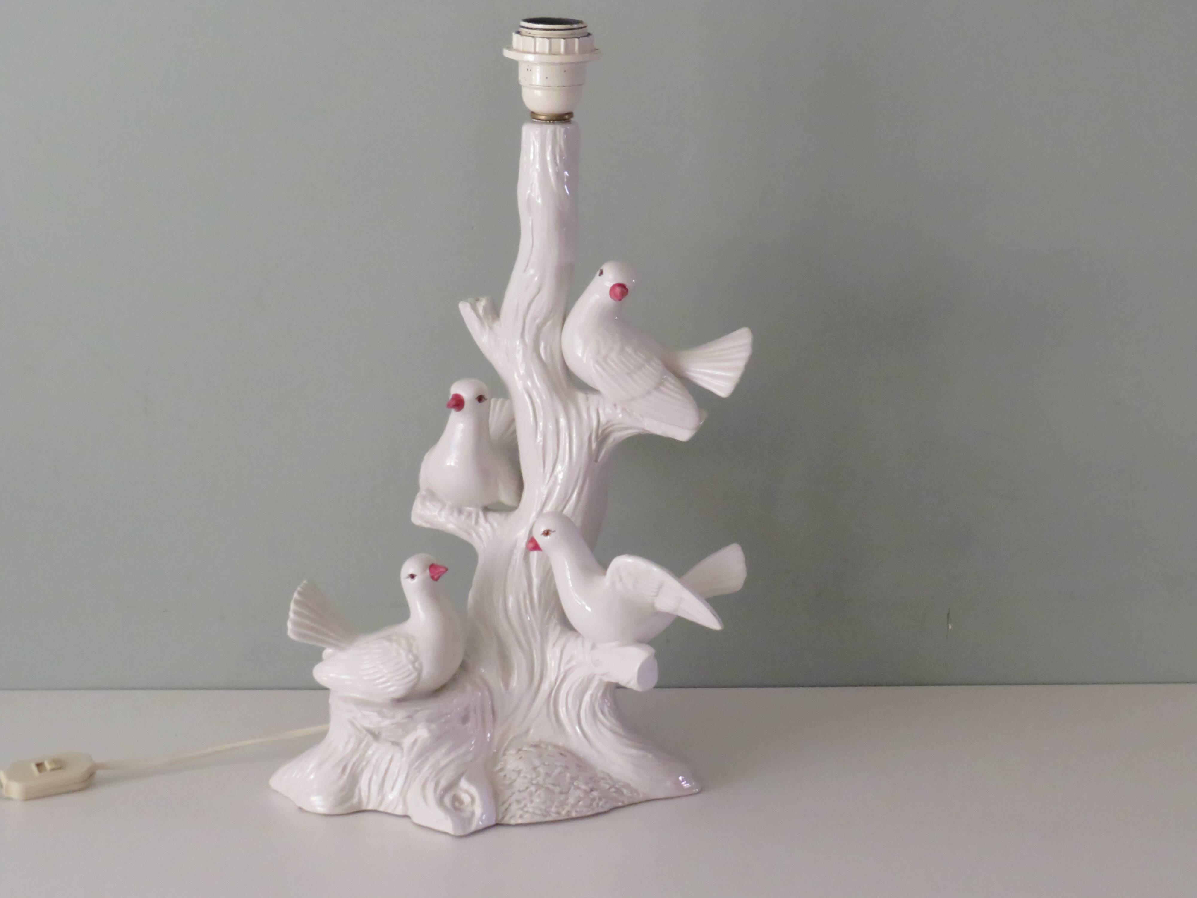 Vintage Italian ceramic table lamp with doves.