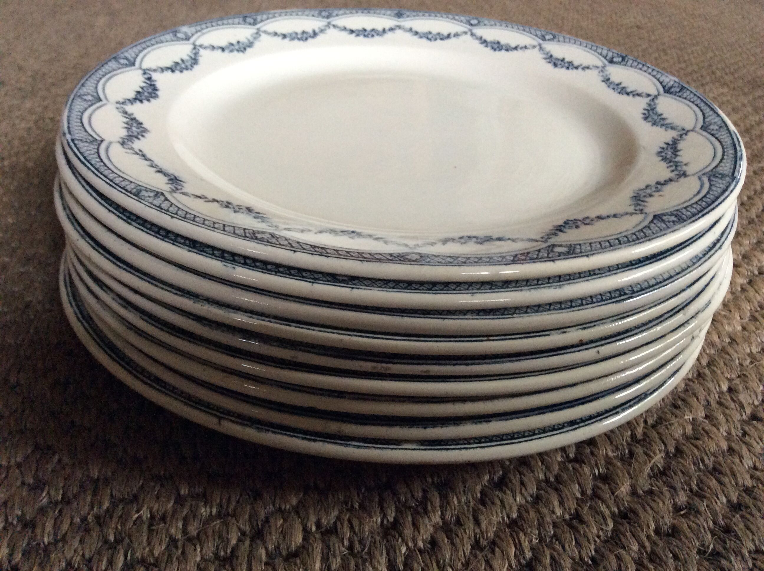 Series of 9 plates Terre de fer