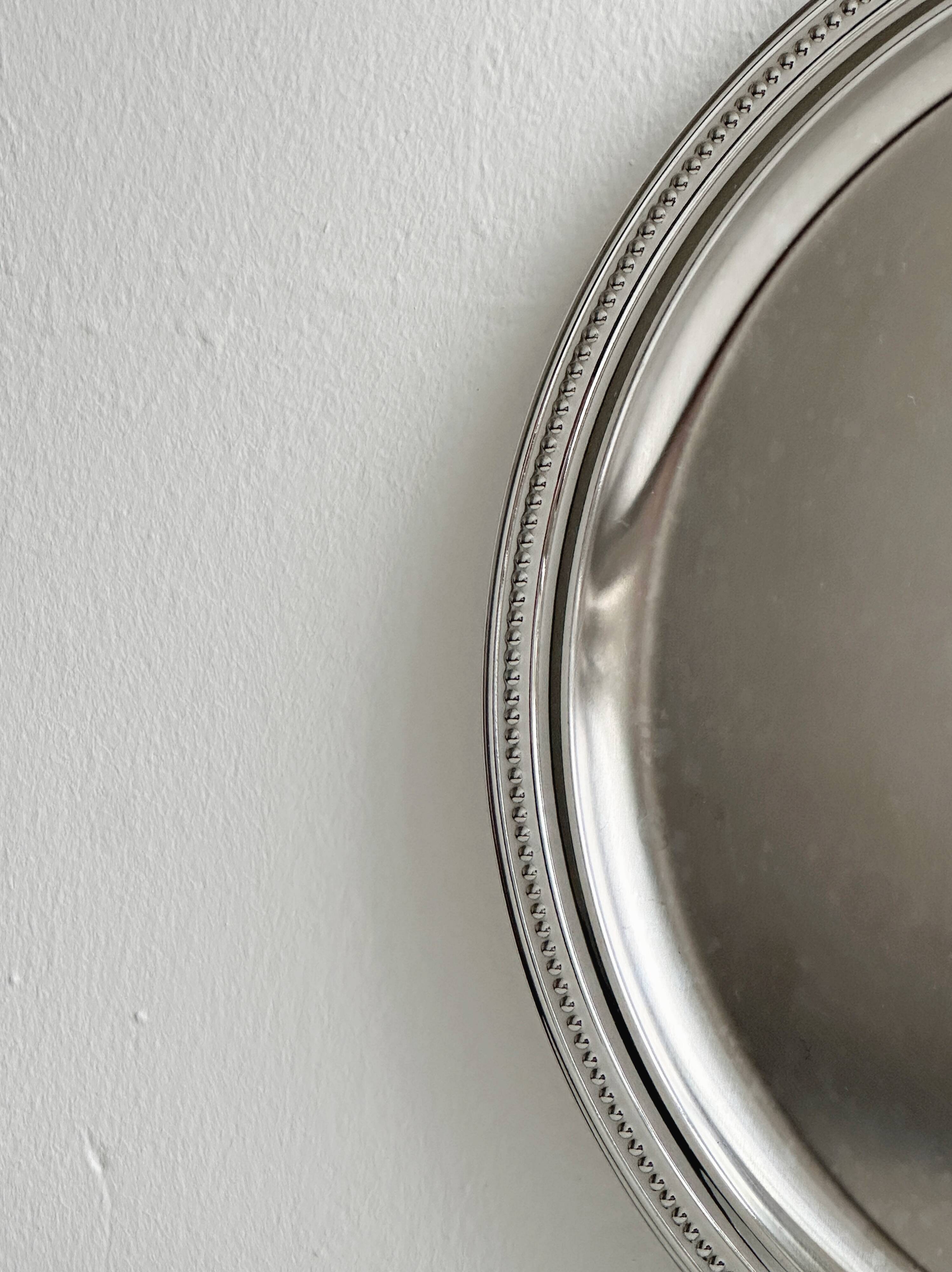 Round metal mirror tray