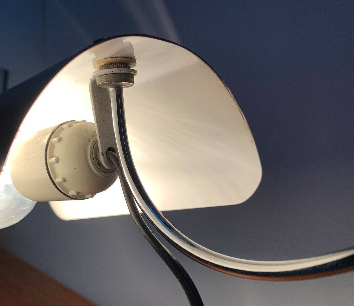 Lampe de table minimaliste italienne du milieu du siècle