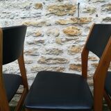 Scandinavian chairs in skaï