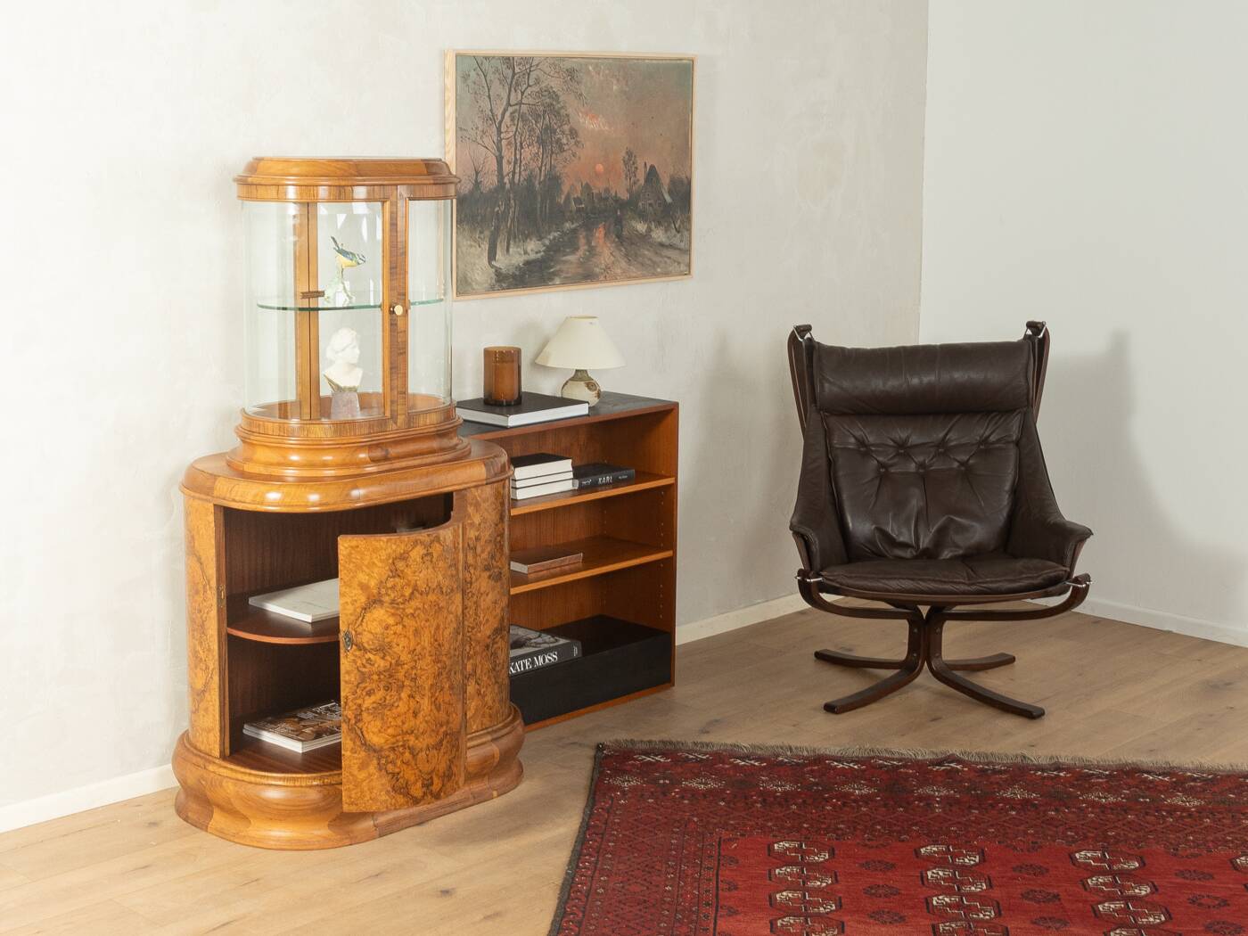 Vitrine Art Déco unique des années 1930 avec étagère ouverte des années 1960.