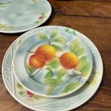 Service 10 plates and 14 sub-plates St Clement