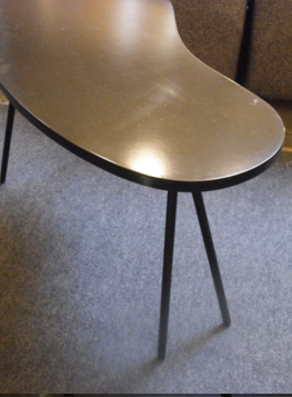 Table bean 1950. Black lacquered tray. Very good condition.