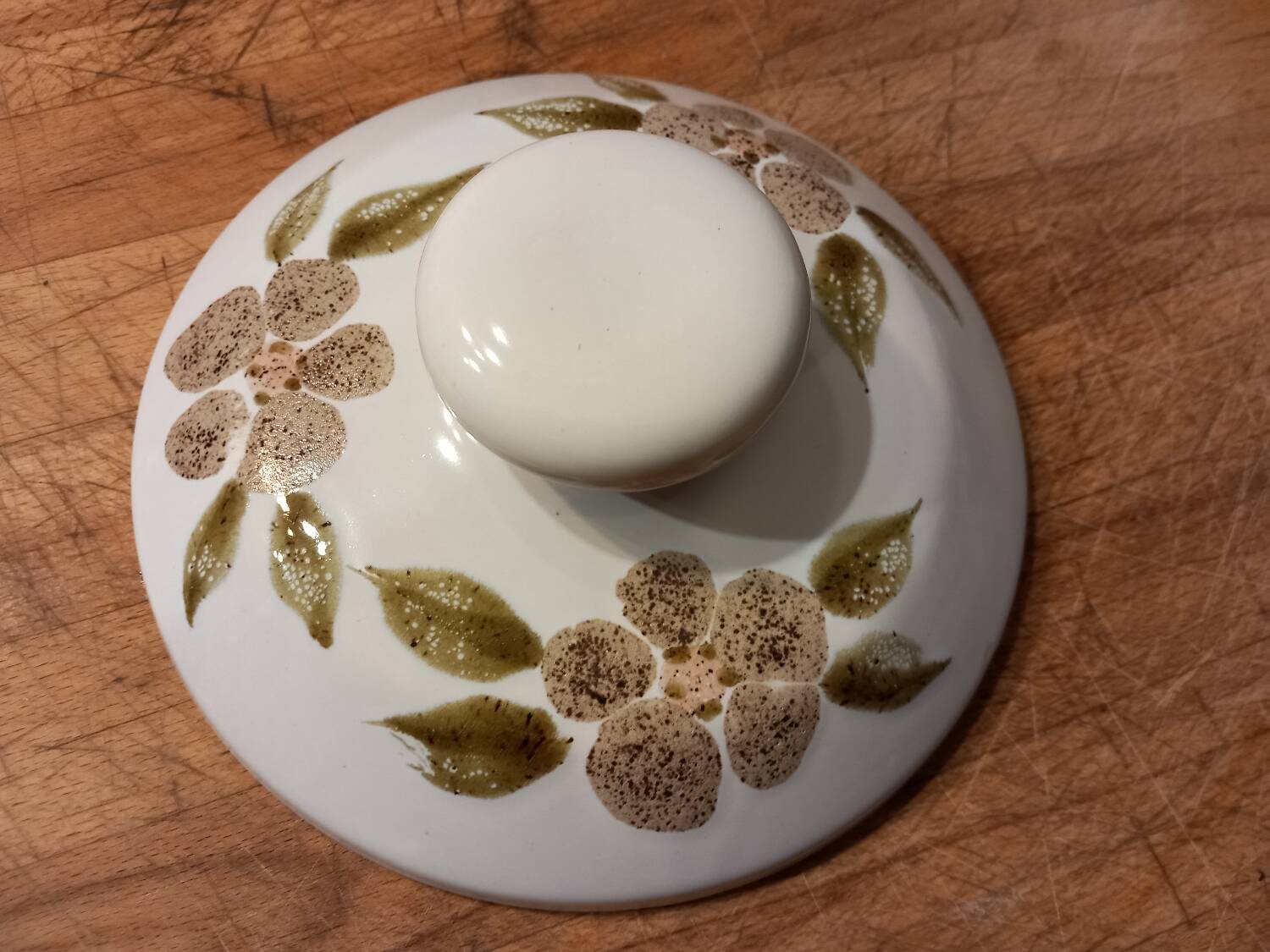 Saint Amand earthenware dishes and tureen set