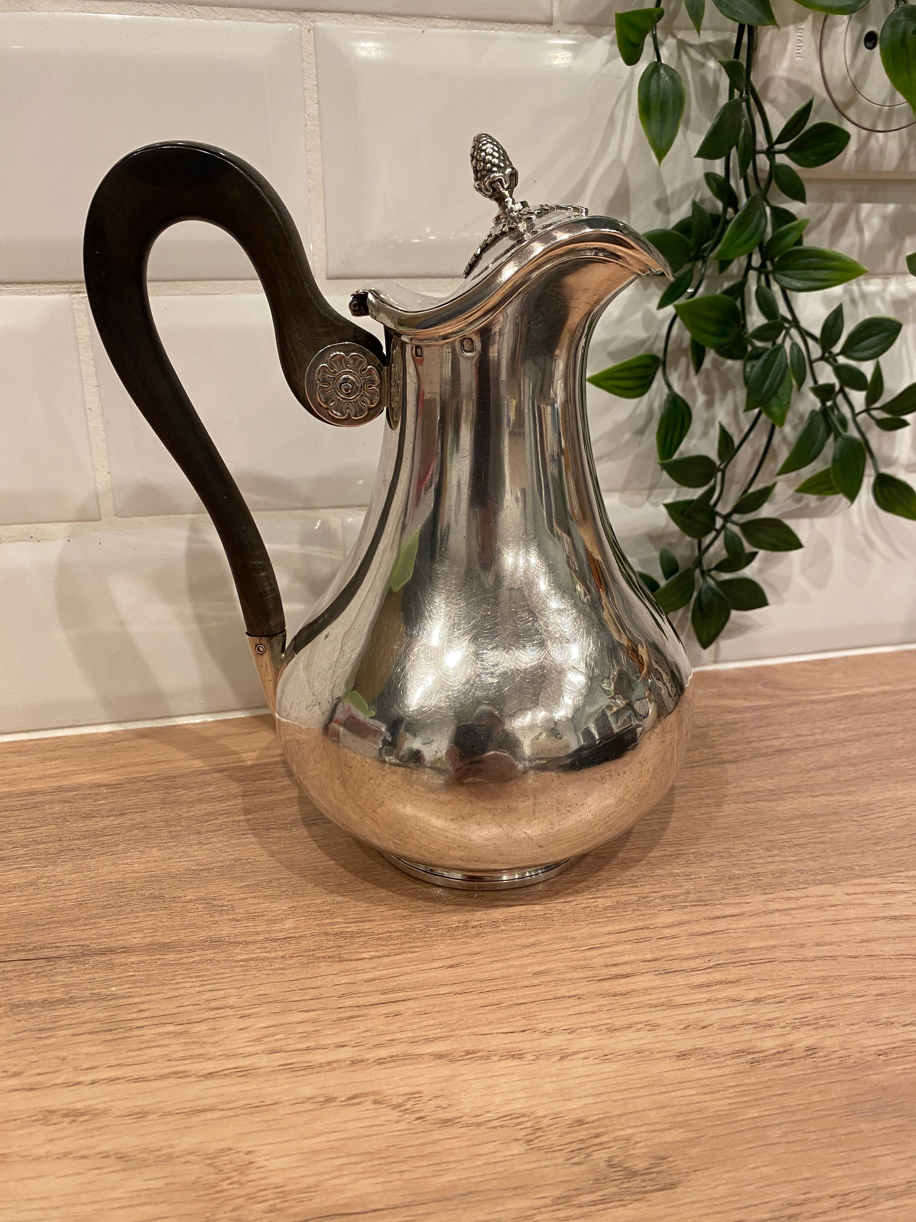 Silver pourer Jean-Pierre Bibron