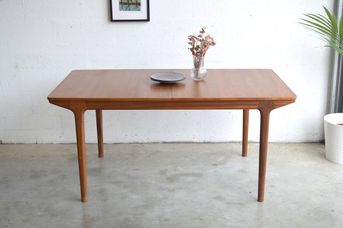 McIntosh table with double butterfly extensions 160cm