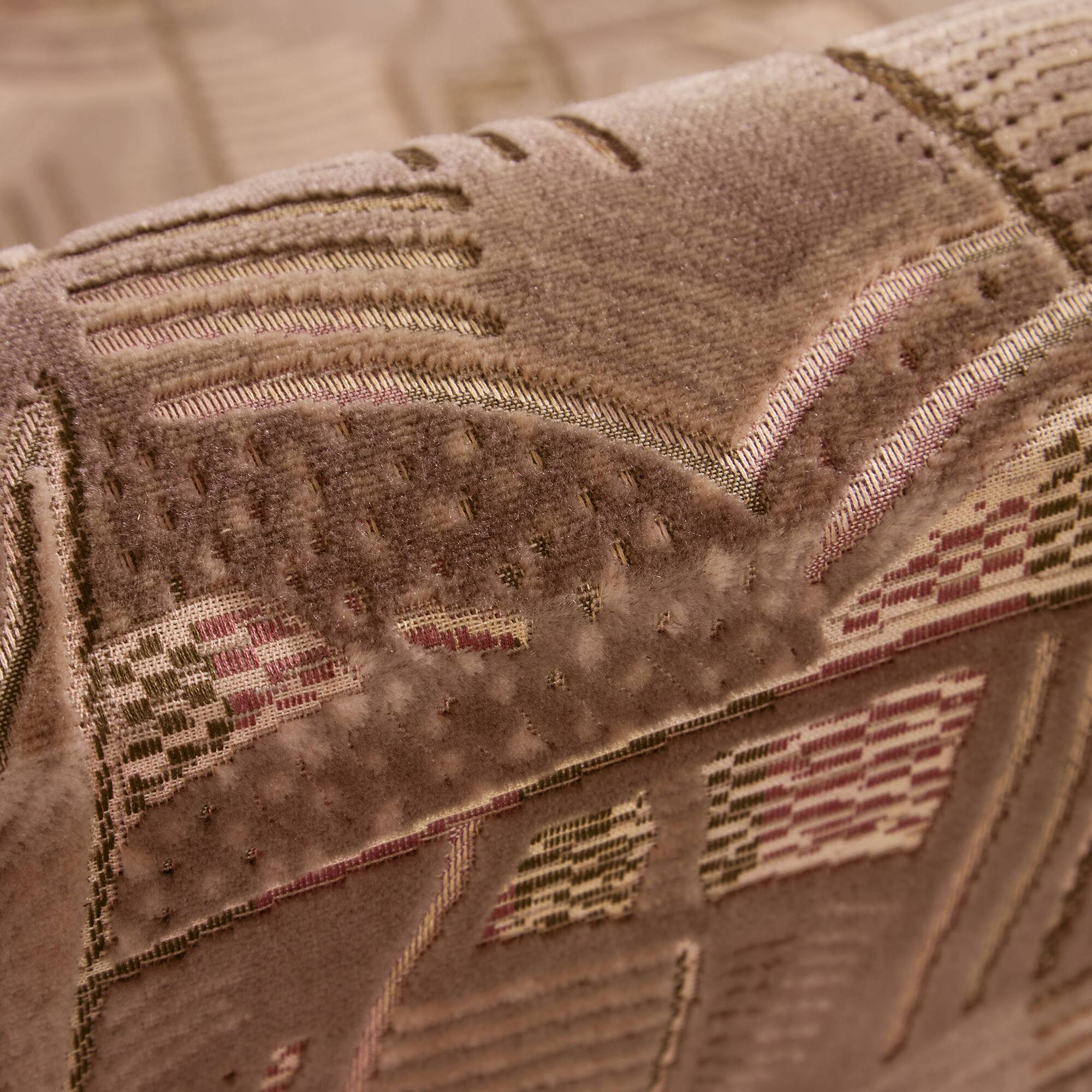 MK11213 Three-seater rosewood sofa