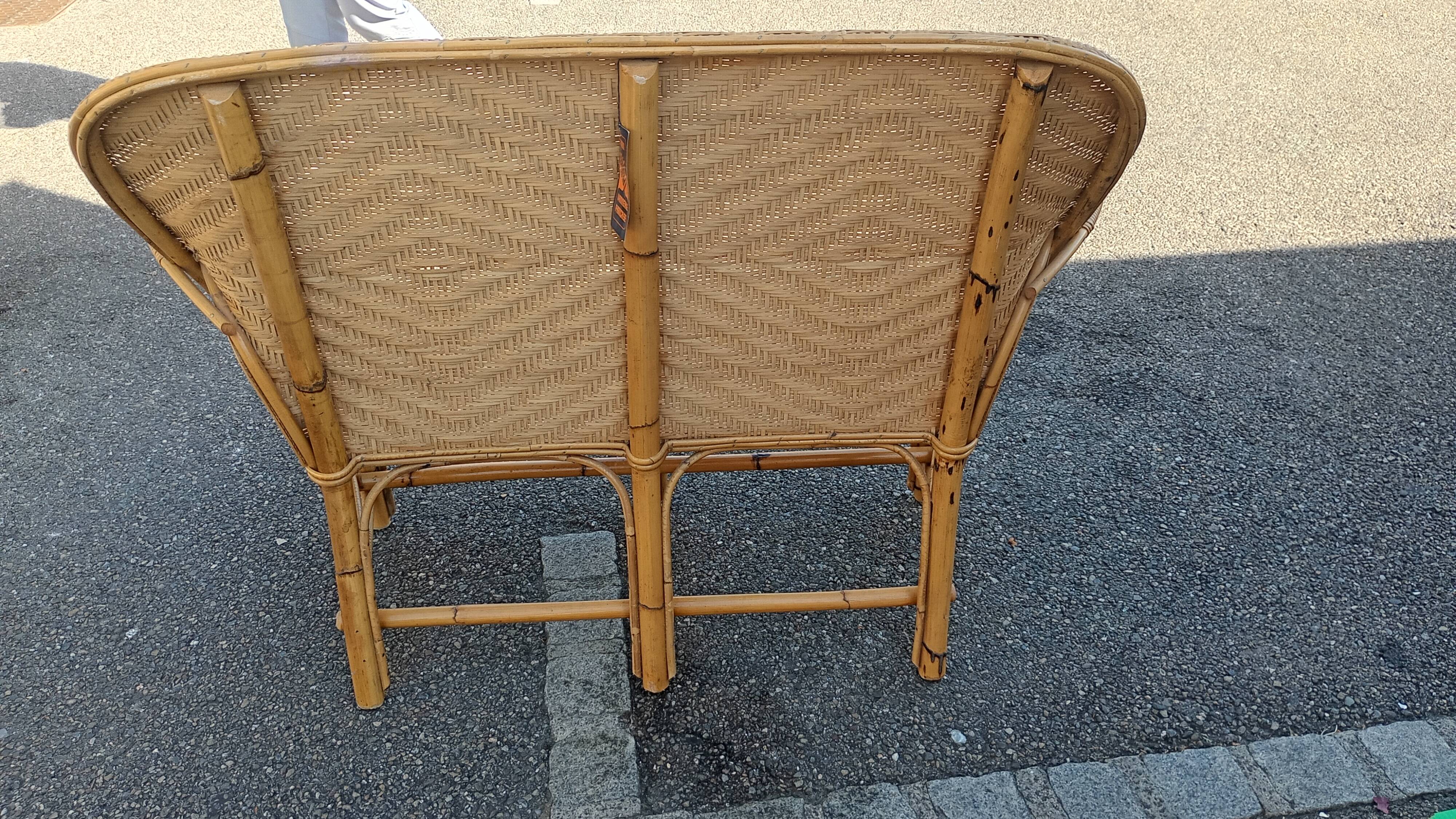 Wicker bench