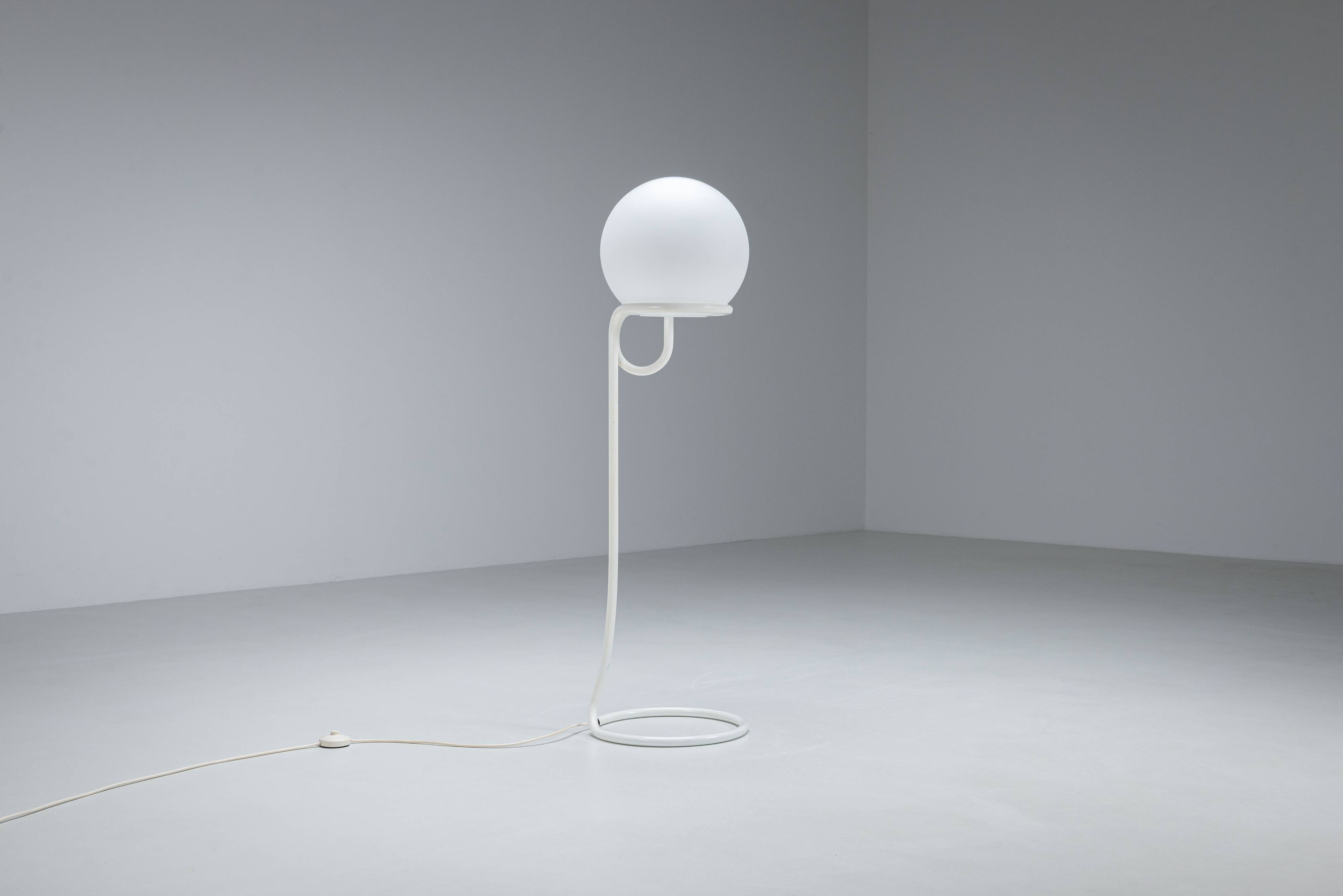 Lampe sur pied Globe par Aldo van den Nieuwelaar