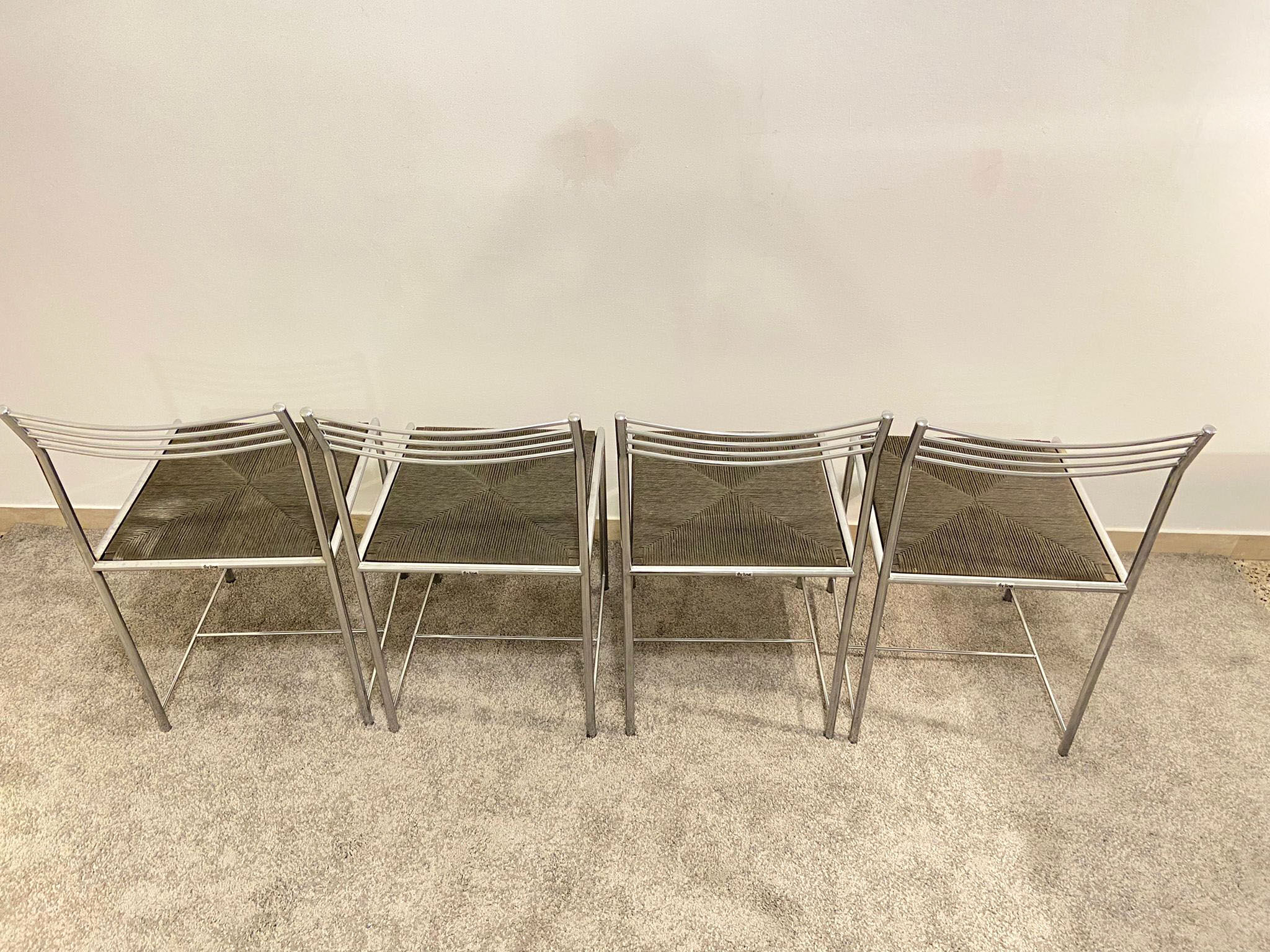 Set of 4 chairs fly line