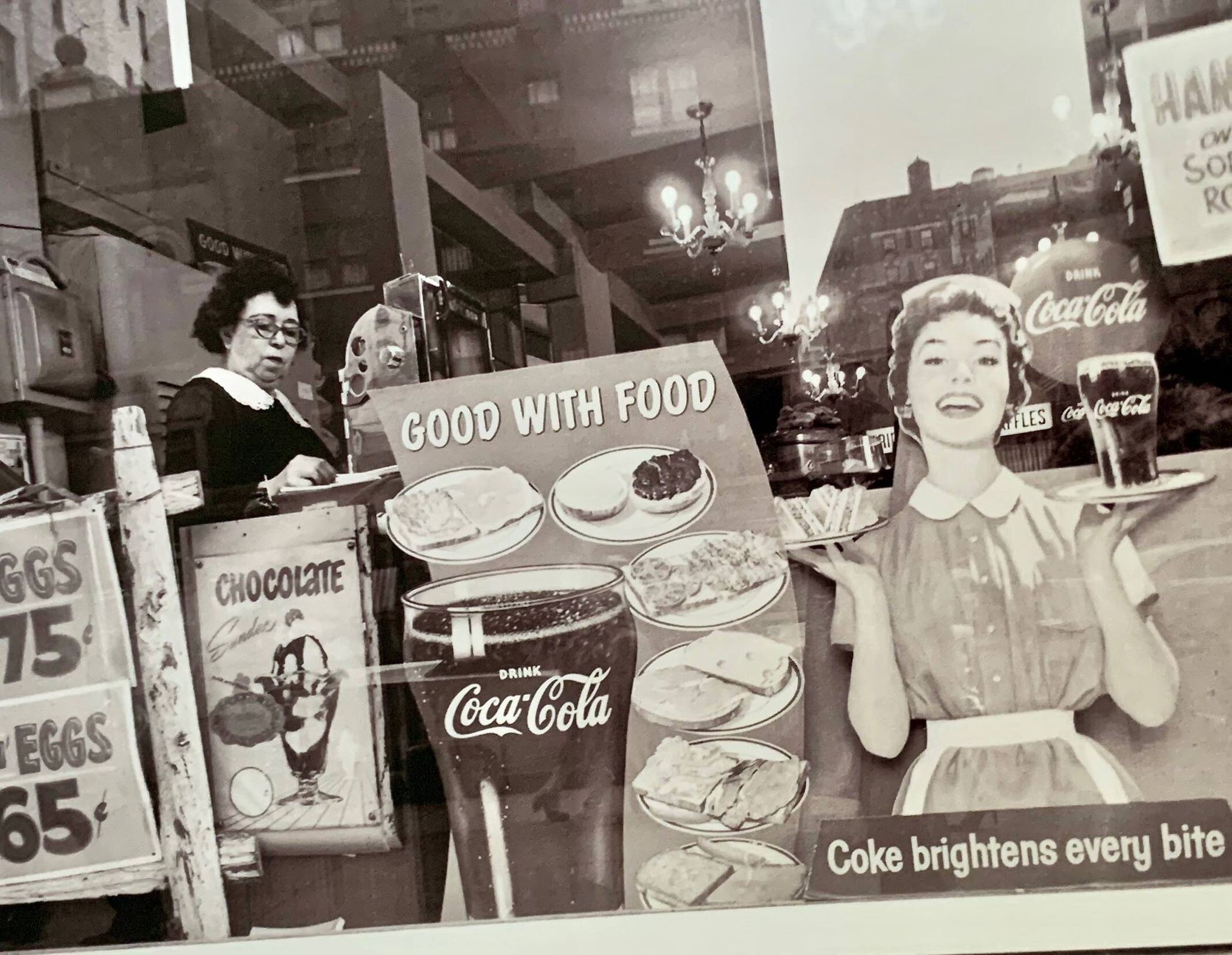 Instantané urbain – Une scène authentique de New York figée en 1959
