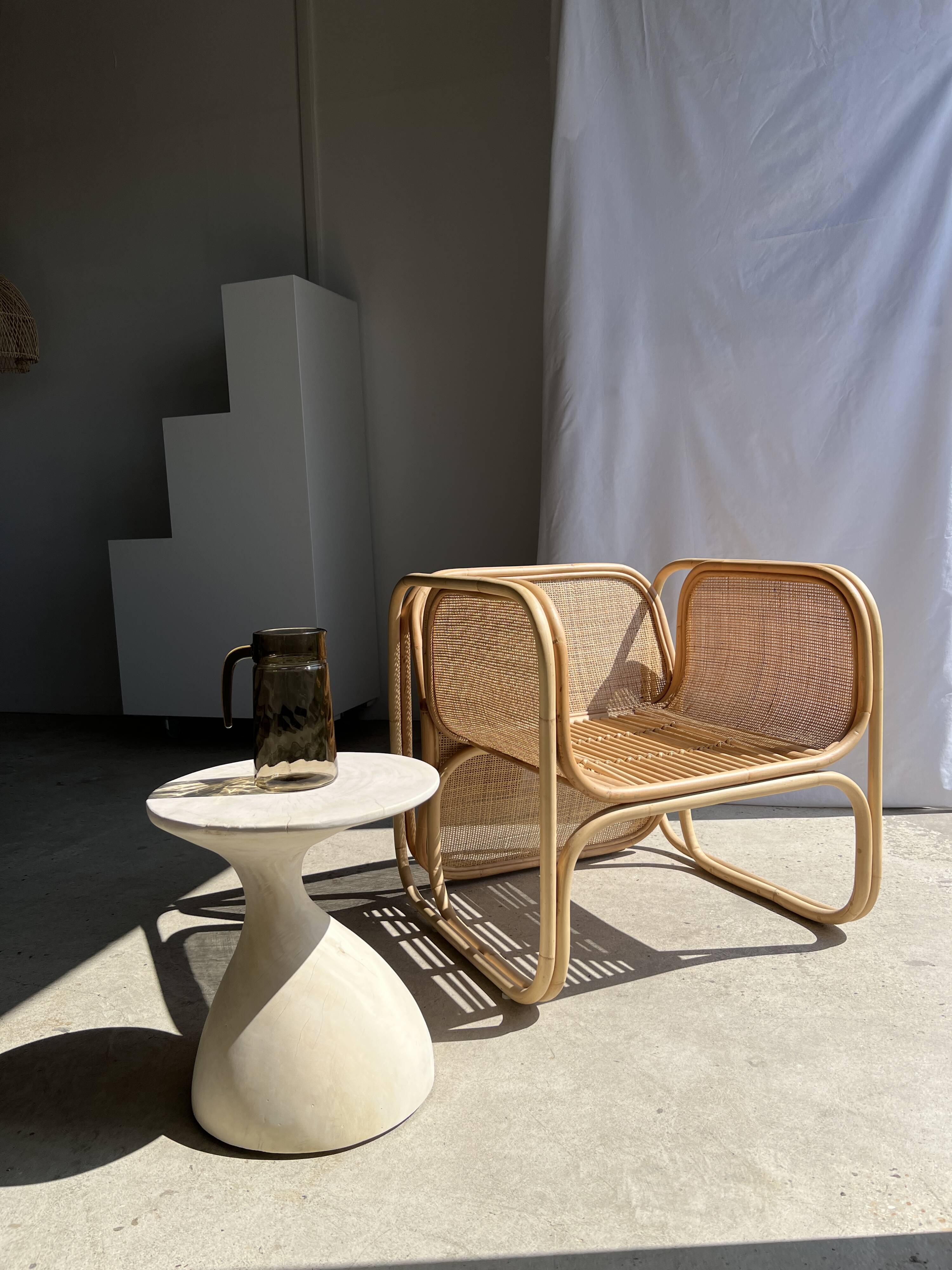 Amsterdam rattan armchair with U-shaped armrest, squared canework
